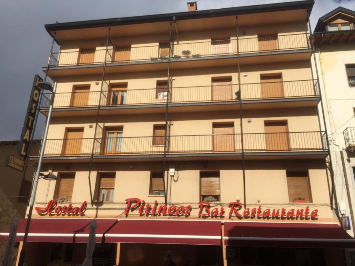 Hostal Pirineos Aínsa Exterior photo